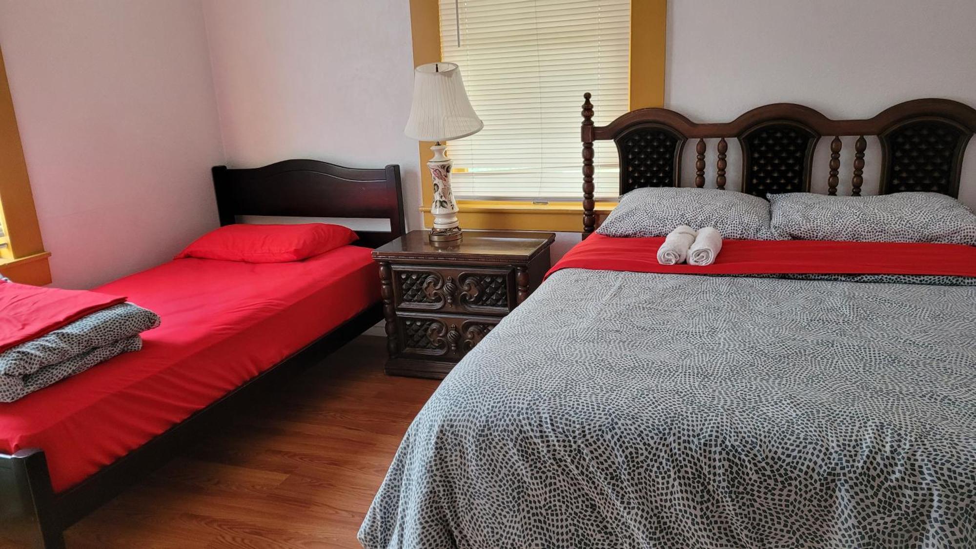 גרובלנד Yosemite International Hostel מראה חיצוני תמונה